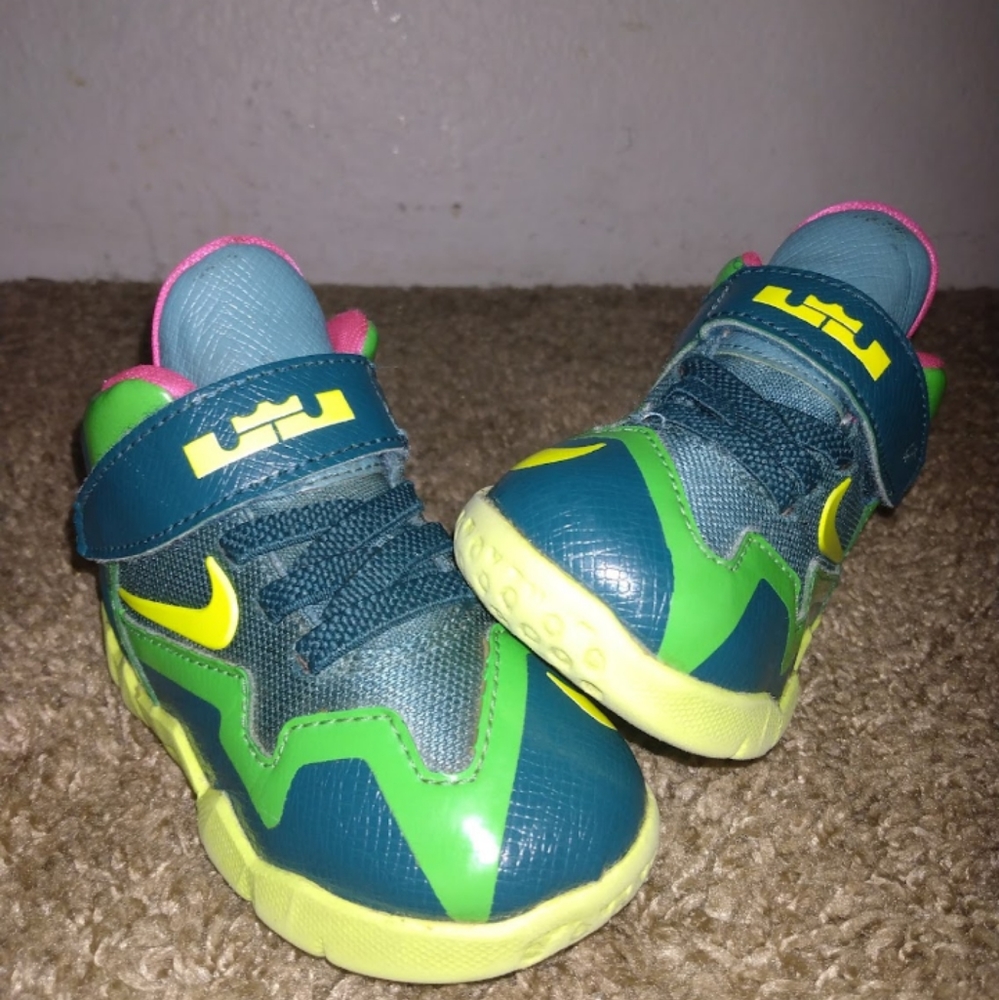 Nike lebrons for toddlers